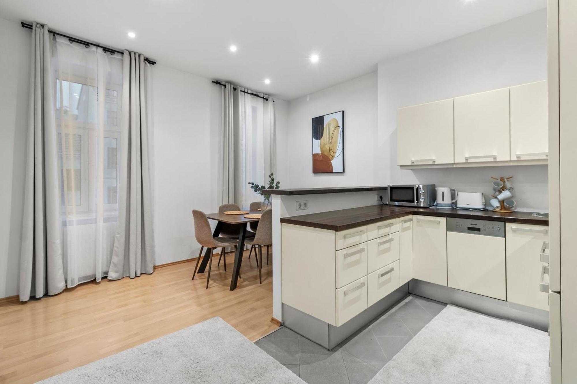 Chic 1Br Apartment - Directly Near Schoenbrunn Viena Exterior foto
