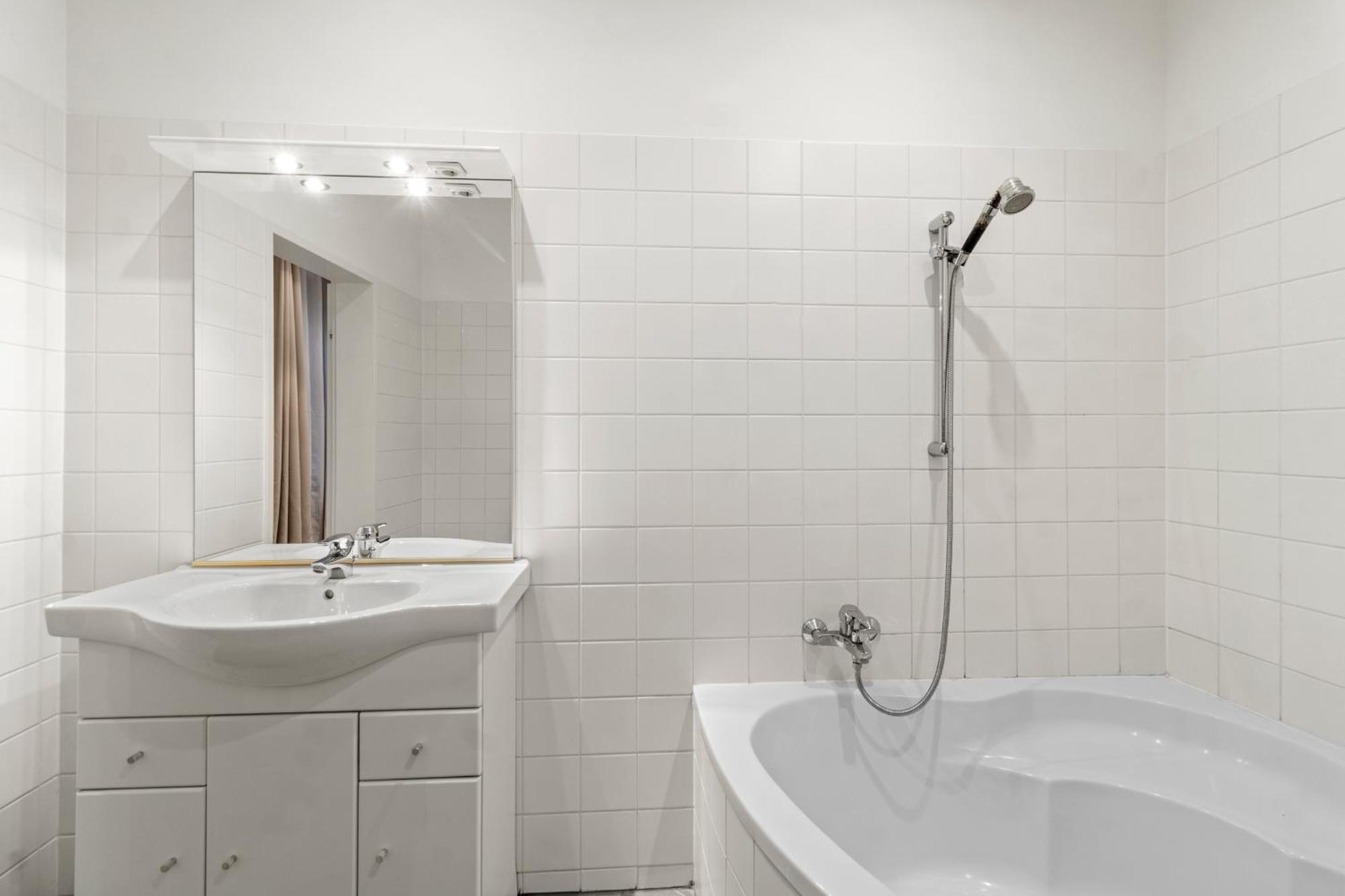 Chic 1Br Apartment - Directly Near Schoenbrunn Viena Exterior foto
